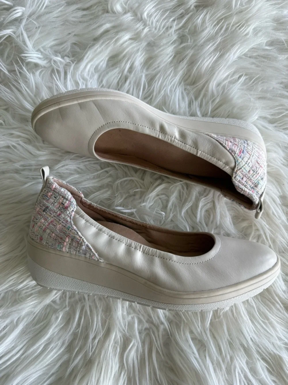 Vionic Jacey Pastel Tweed Wedges